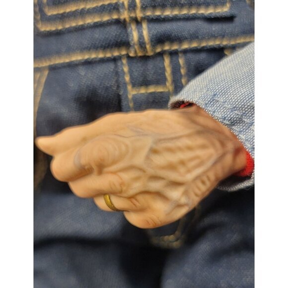 Antique Grandma and Grandpa Porcelain Dolls, 1995 - Picture 8 of 16